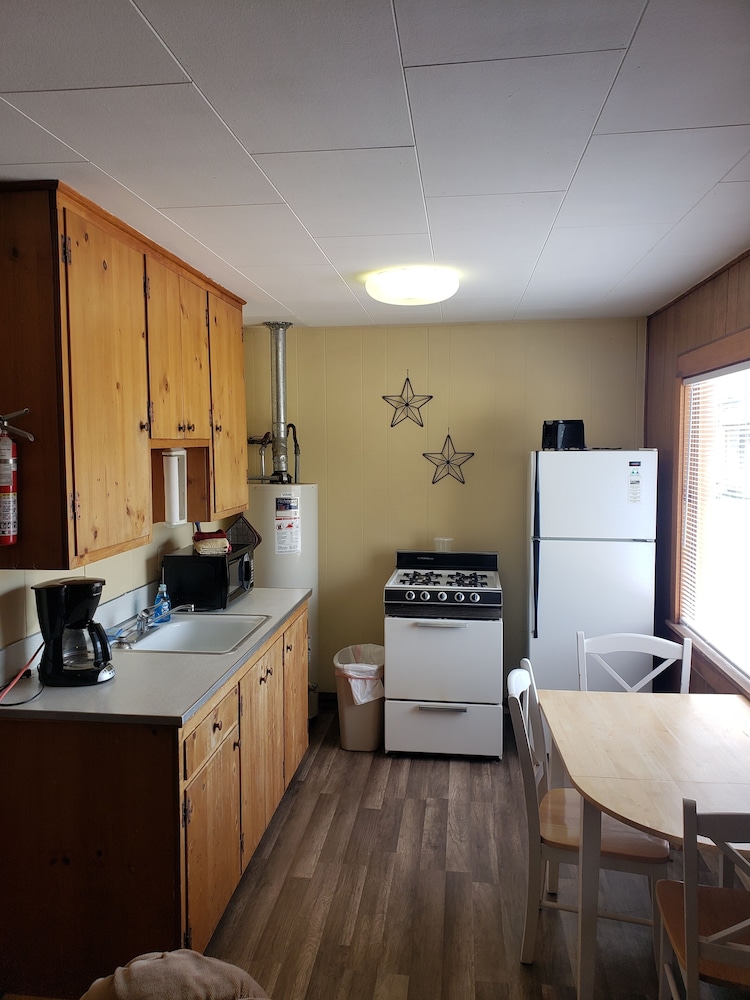 Basic Cabin photo 2