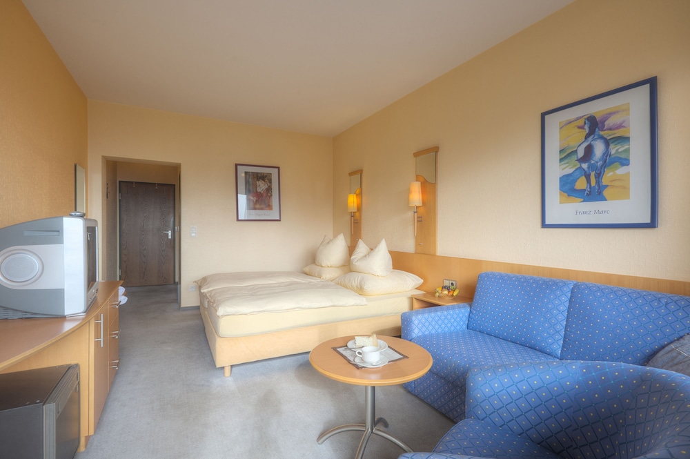 Single Room (south side, balcony) photo 2