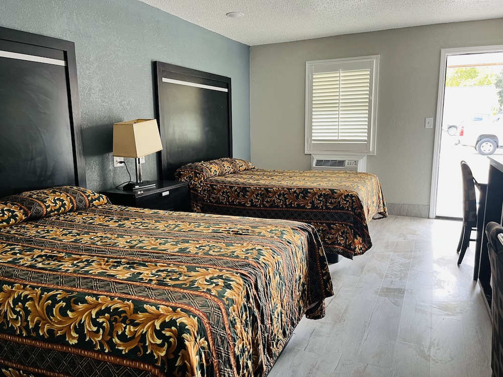 Double Room, 2 Double Beds photo 3