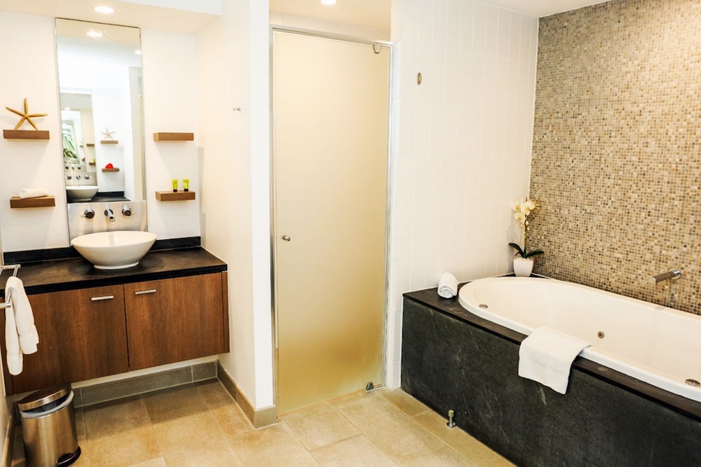 3 Bedroom Apartment Balinese Style Resort photo 2