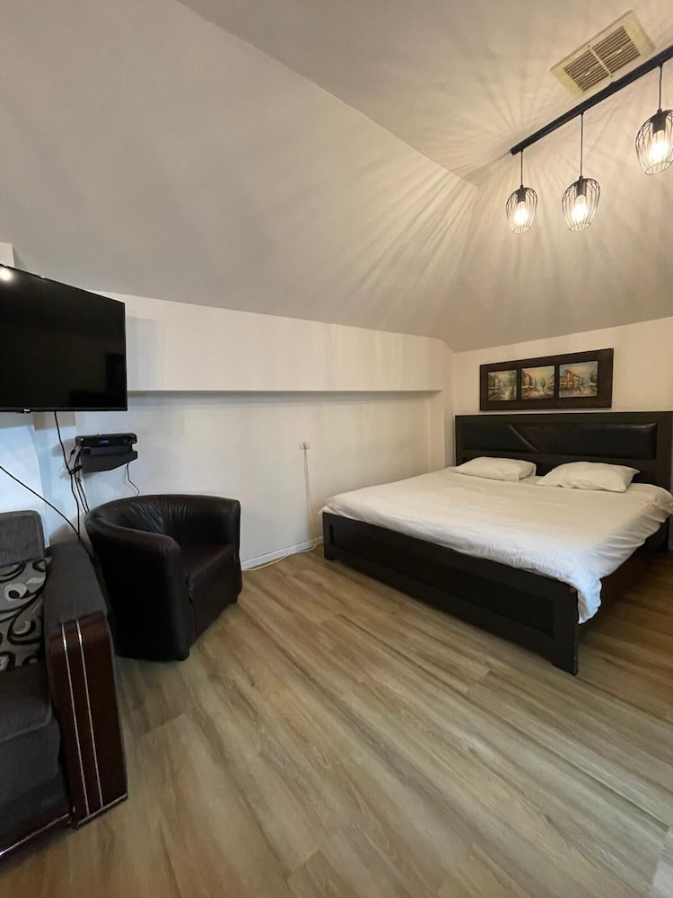 Suite, Kitchenette - Photo 2