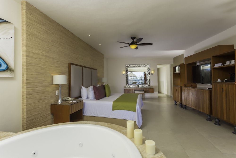 Romance Suite Ocean View