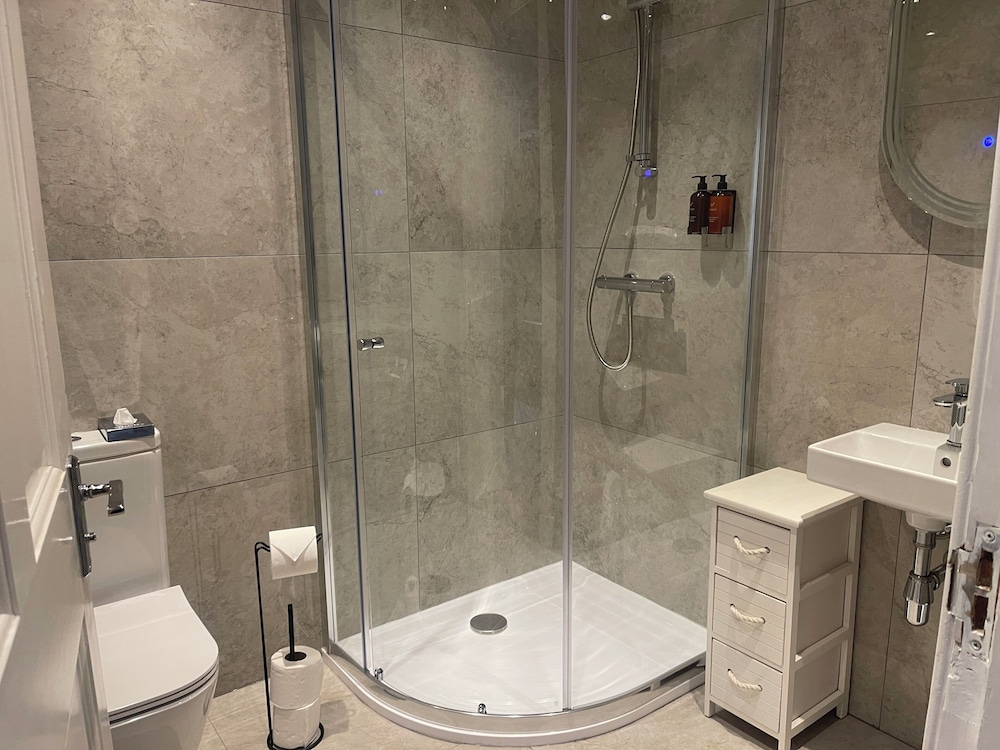 Premium Twin Room photo 3