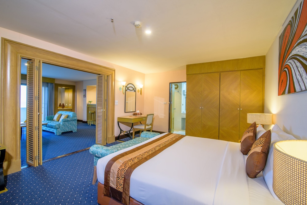 Executive Ocean View Suites - Photo 1