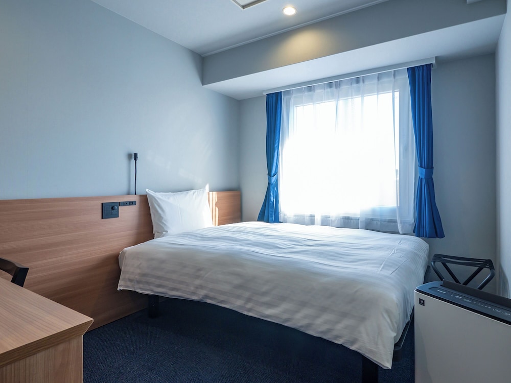 Single Room, Smoking