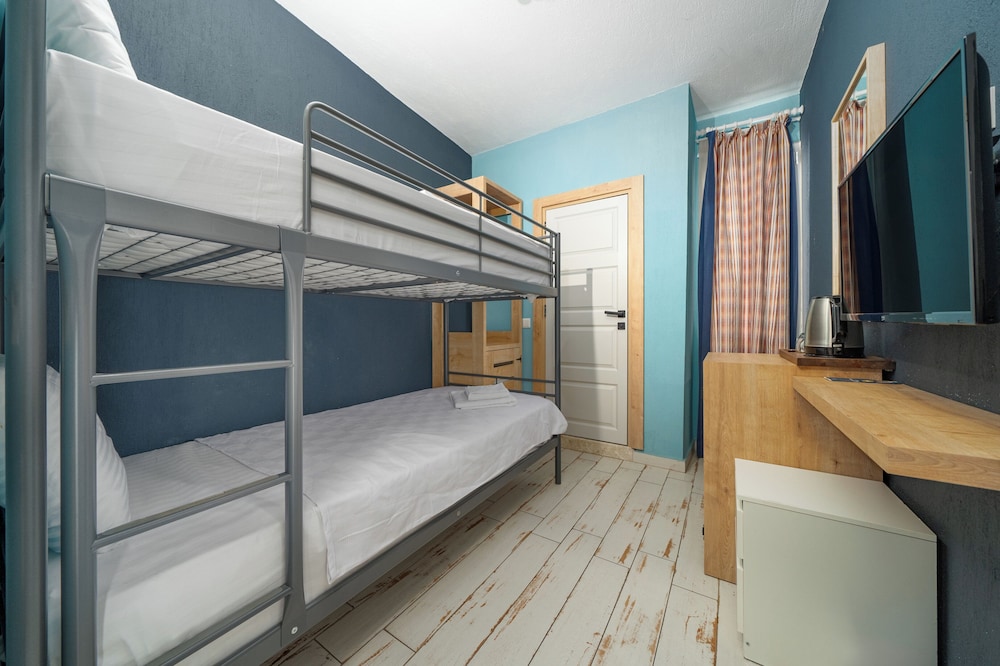 Standard Shared Dormitory, City View photo 1