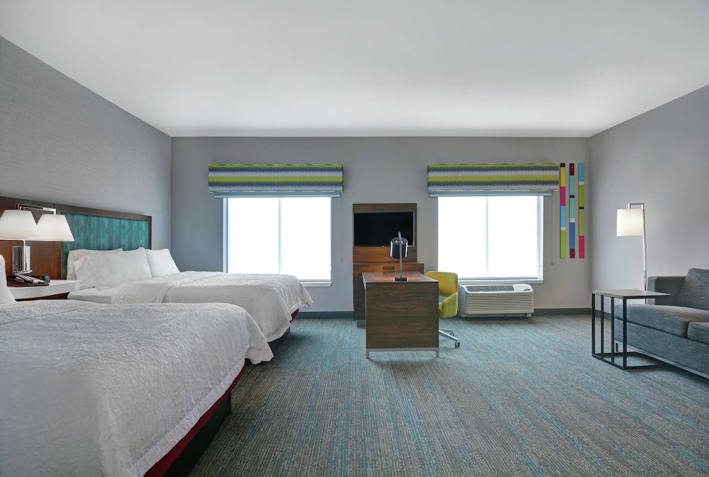 Suite, 2 Queen Beds, Accessible, Refrigerator & Microwave (Hearing) - Photo 2