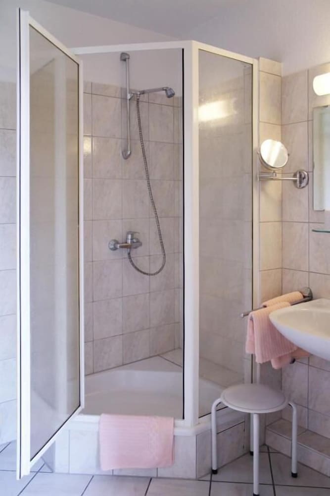 Basic Double Room - Photo 6