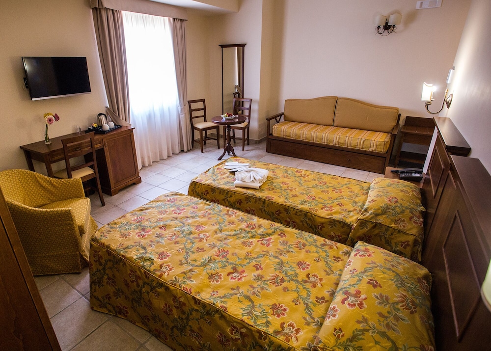 Triple Room