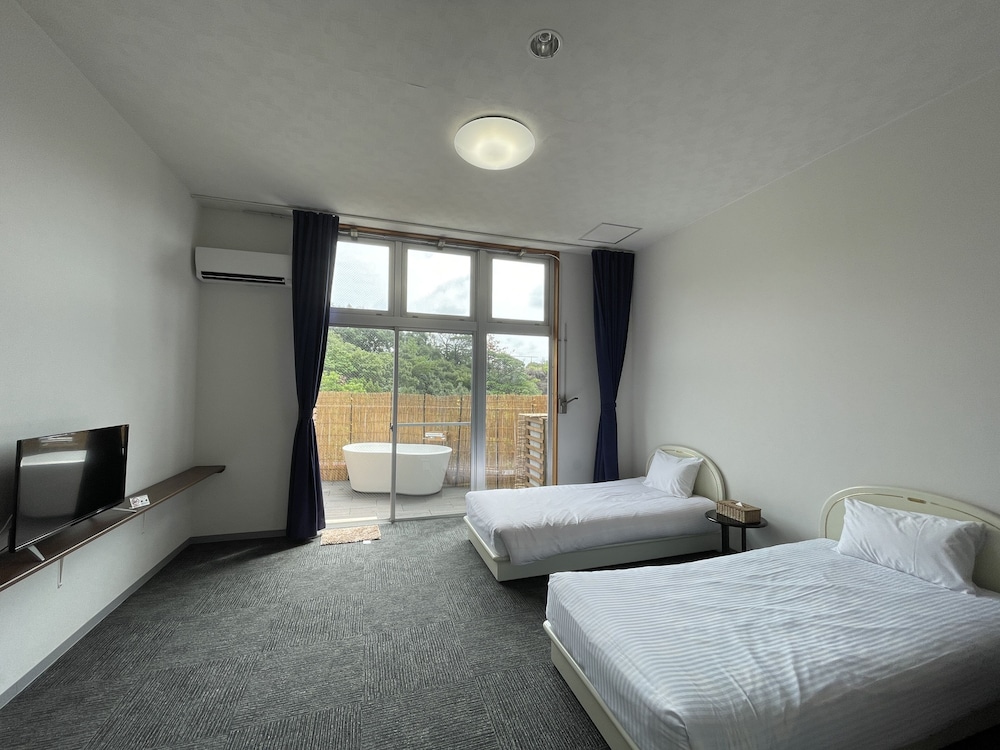 Western Style Room, 10 tatami, with Shower photo 1