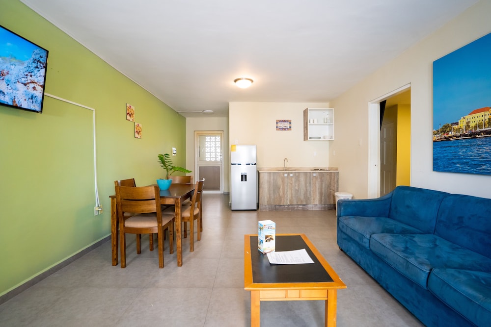 Superior Room, 2 Bedrooms, Non Smoking, Pool View photo 2