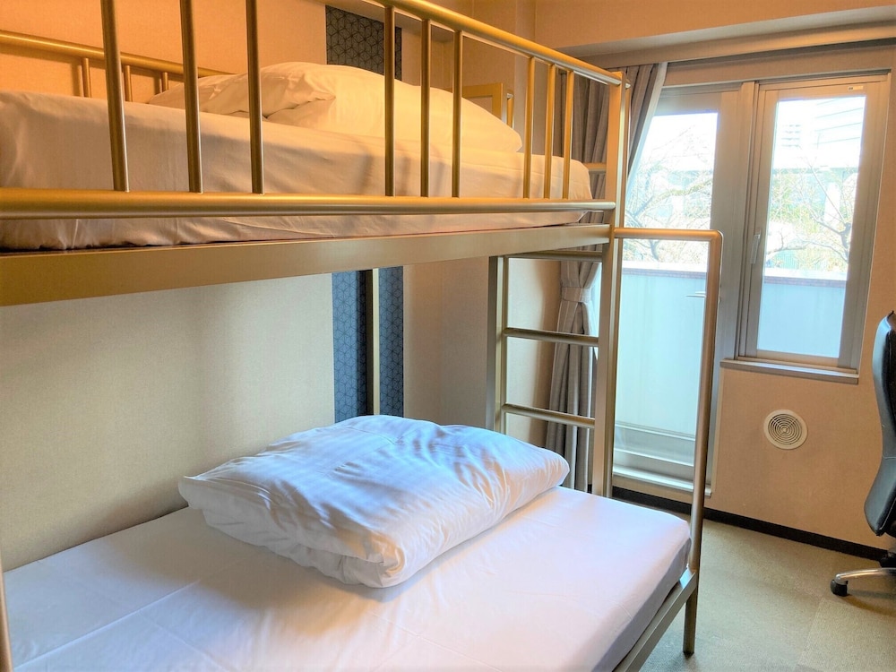 Twin Room, Non Smoking (Bunk Bed) photo 2