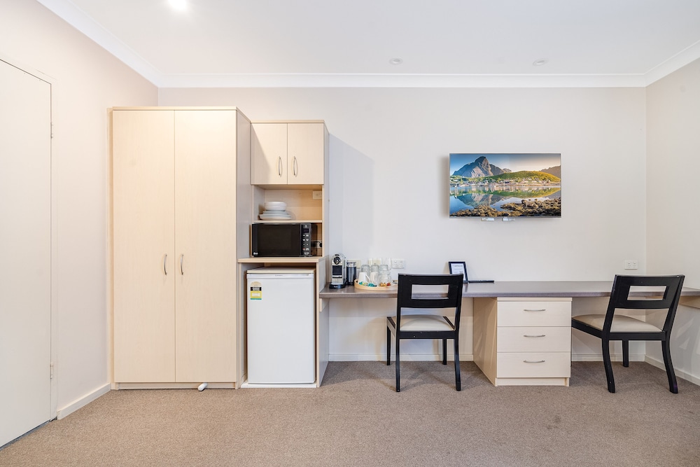 Standard Triple Room (Comfy Double) photo 2