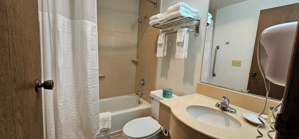 Deluxe Room, 2 Queen Beds, Garden View photo 3
