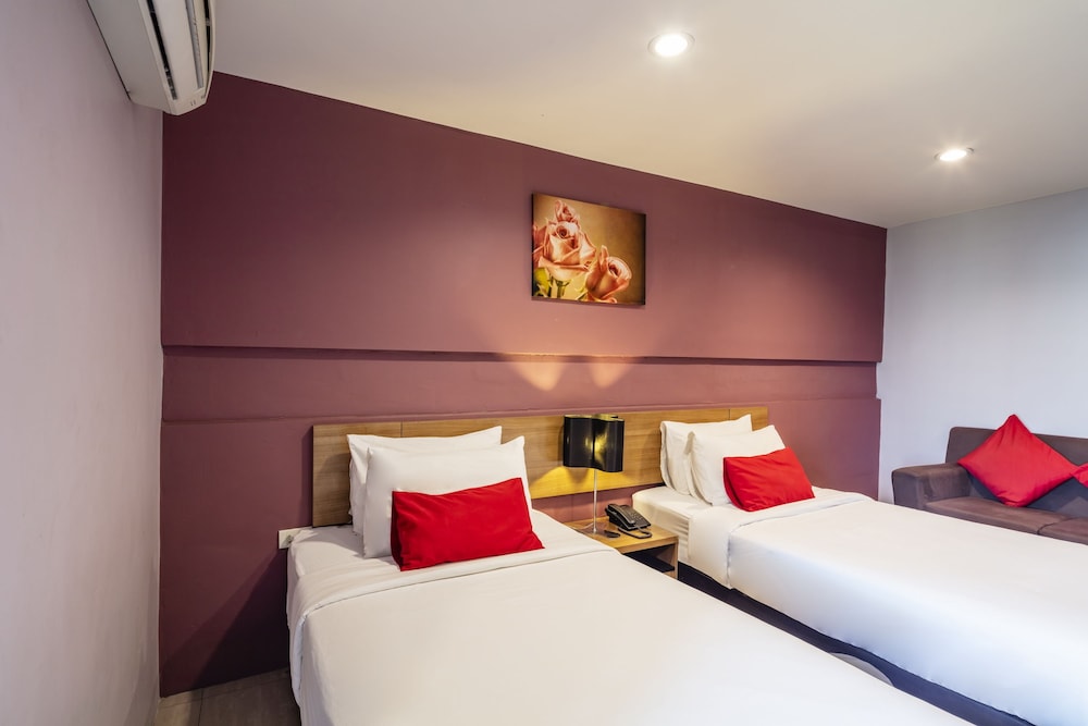 Deluxe Twin Room photo 3