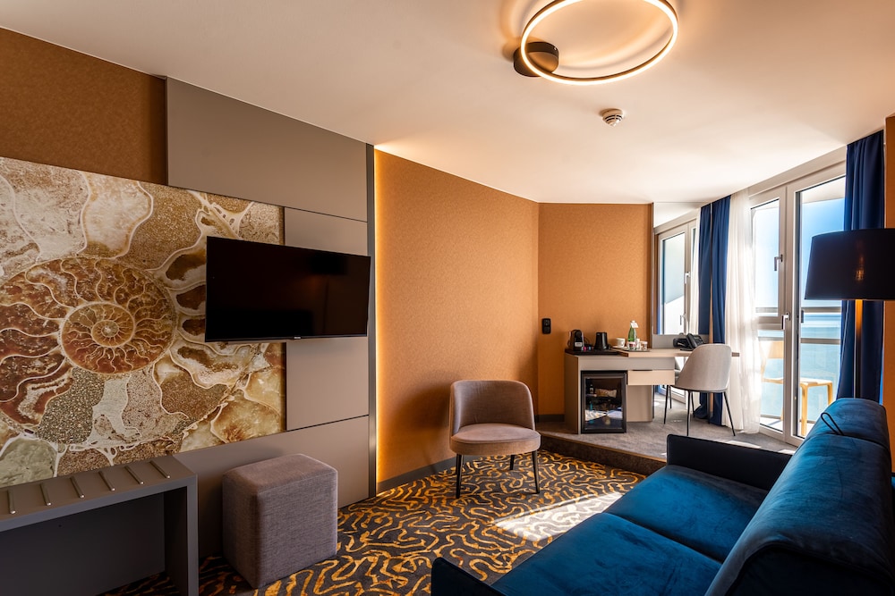 Standard Suite - Photo 4