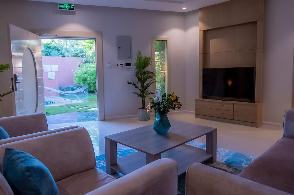 Superior Villa photo 2