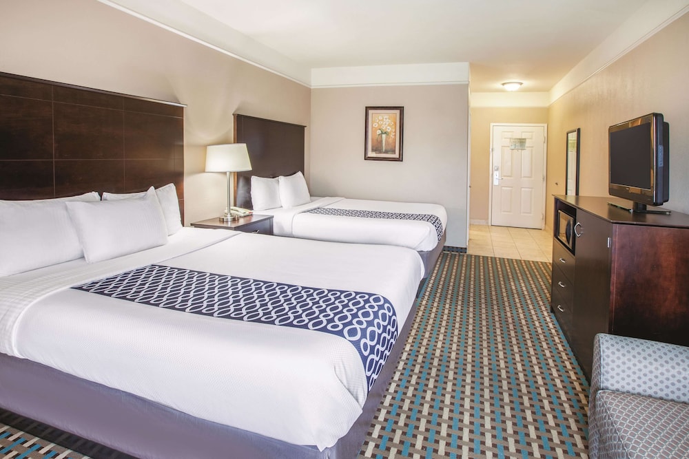 Standard Room, 2 Queen Beds, Non Smoking