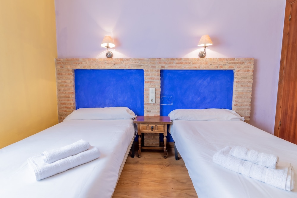 Economy Double or Twin Room - Photo 9