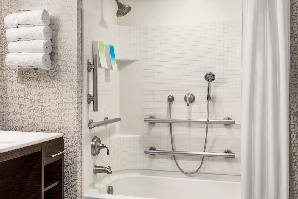 Suite, 1 King Bed, Accessible, Bathtub (Mobility & Hearing) - Photo 7