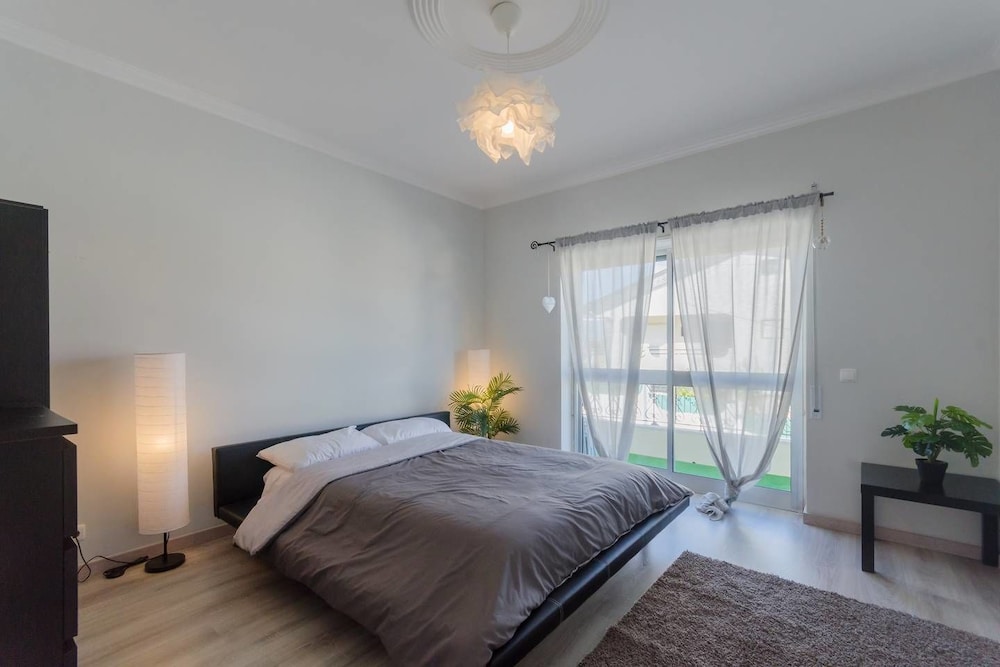 Family Apartment, 3 Bedrooms, Mountain View photo 2