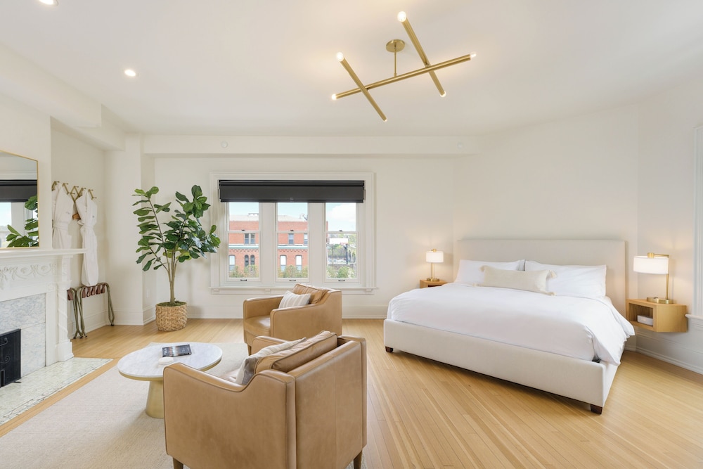 Premier Room, 1 King Bed