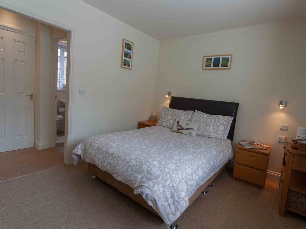 Double Room, Ensuite - Photo 8