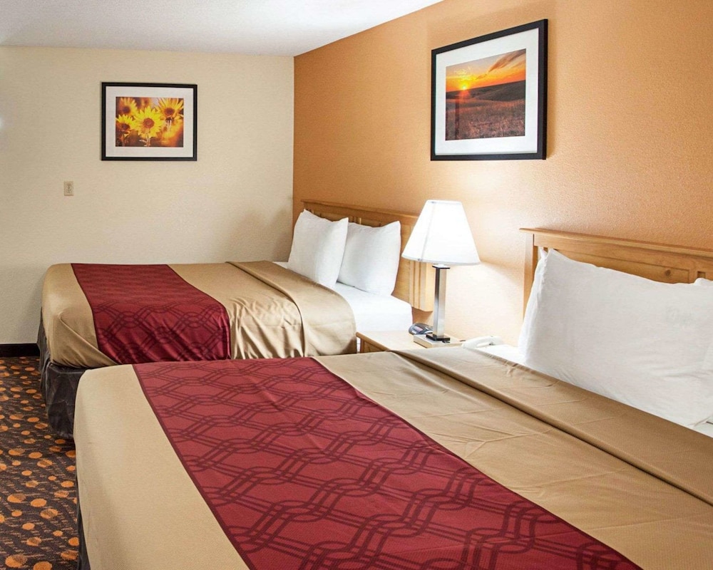 Standard Room, 2 Queen Beds, Non Smoking