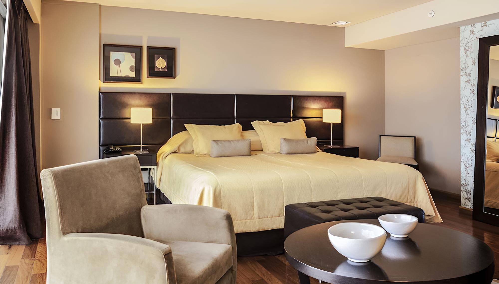 Junior Suite, 1 Queen Bed photo 2