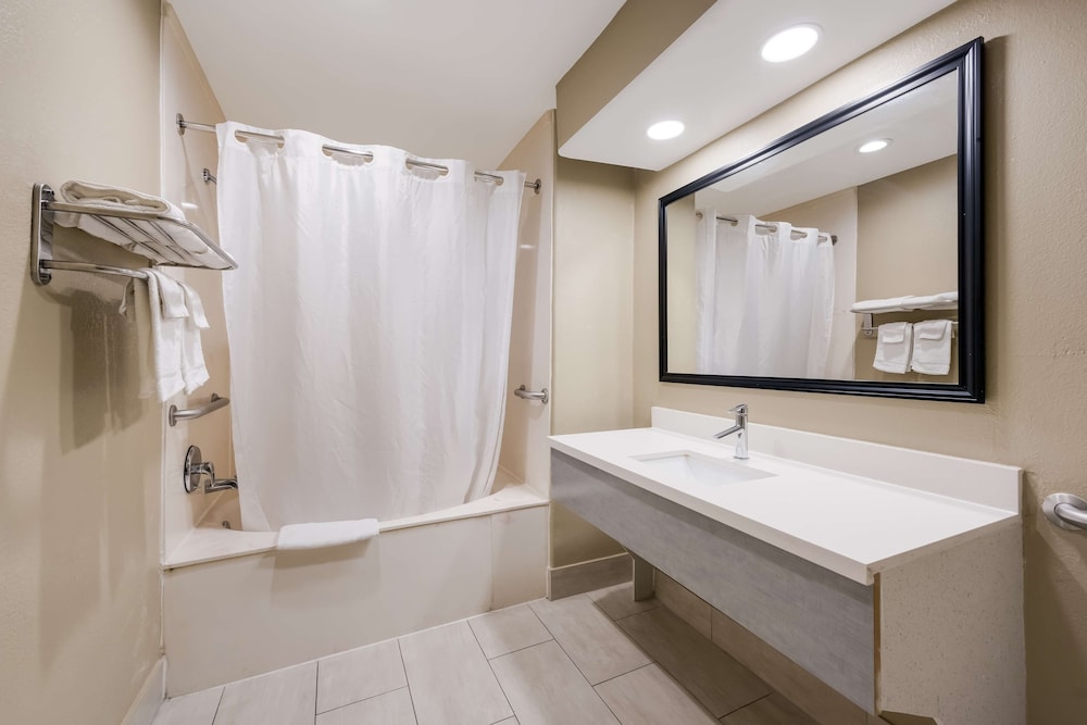 Americas Best Value Inn Houston Heights at I-45, Photo 3