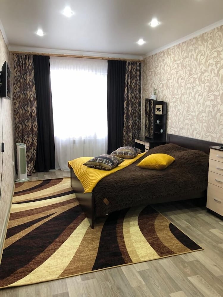 Comfort Apartment, 1 Queen Bed, Non Smoking, Courtyard View