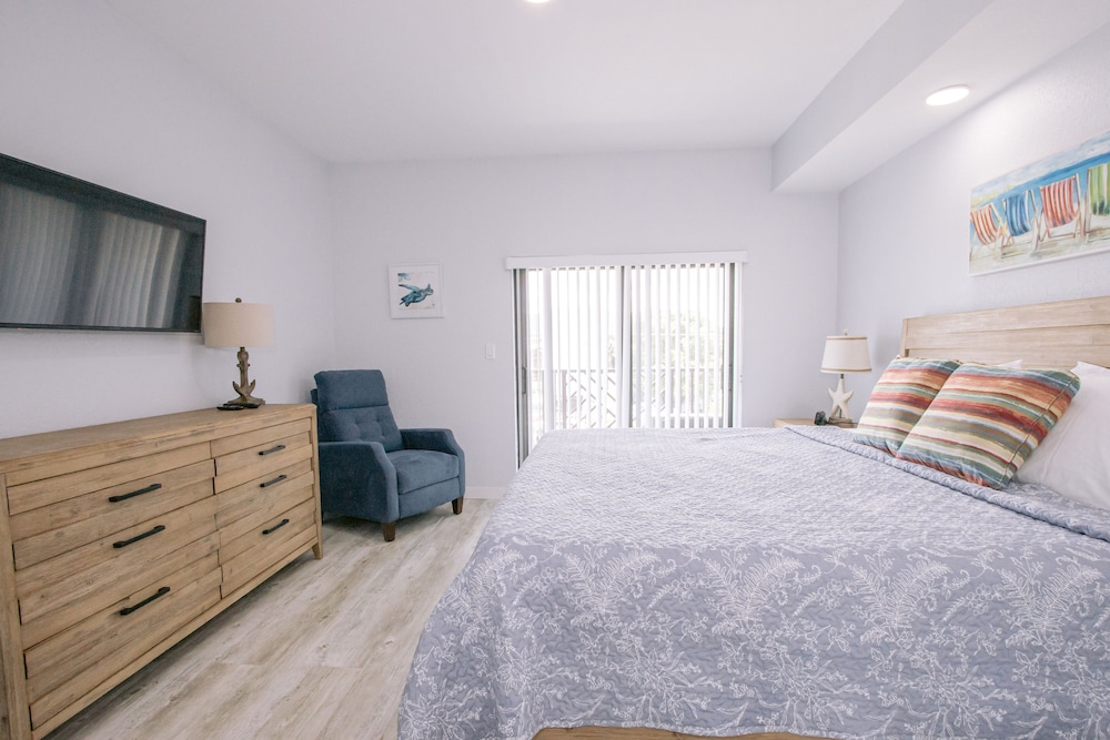 Comfort Suite, 1 King Bed with Sofa bed