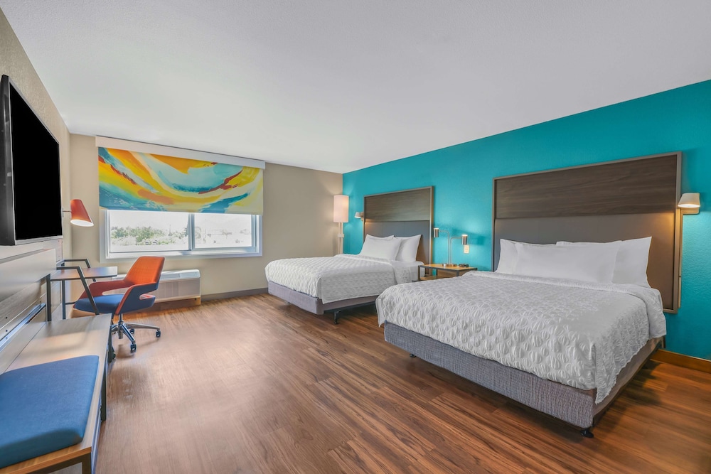 Room, 2 Queen Beds, Accessible, Bathtub (Mobility & Hearing) - Photo 2