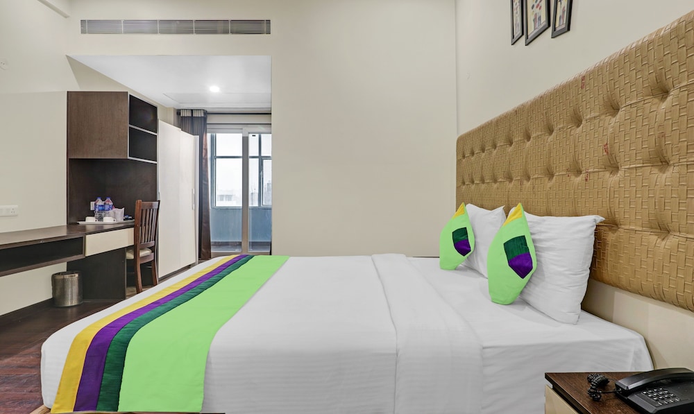 Deluxe Double Room, City View