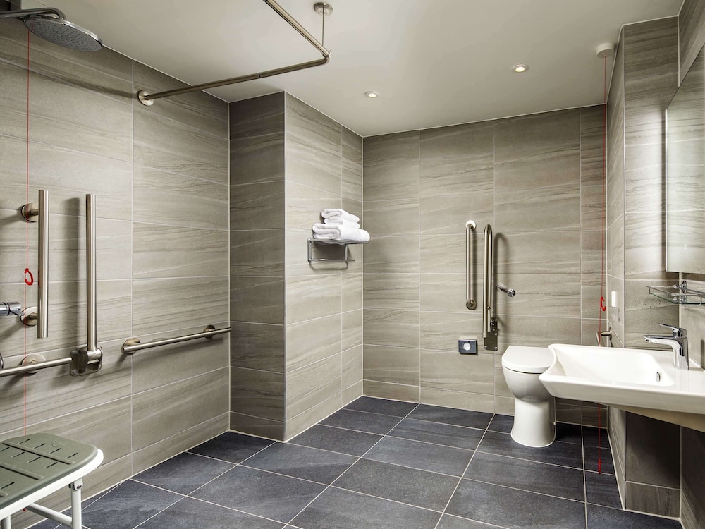 Standard Room, 1 Double Bed, Accessible - Photo 5