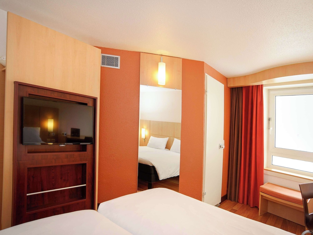 Standard Twin Room, 2 Twin Beds - Photo 6