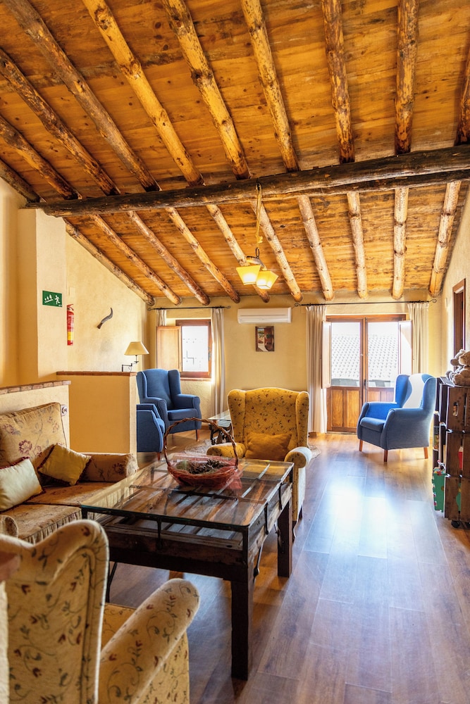 Casa, Patio, Vista a la Montaña