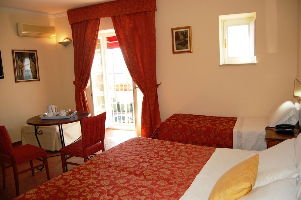Comfort Triple Room (up to 4 people) - Photo 4
