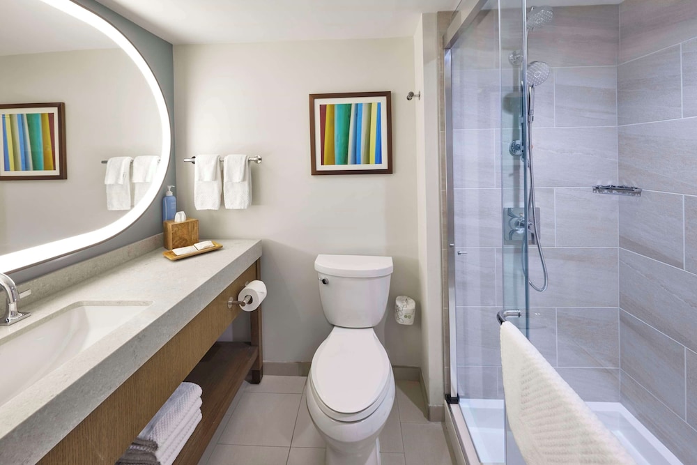 Room, 1 King Bed With Sofa Bed, Oceanfront (diamond Head, Rainbow Tower, Renovated)