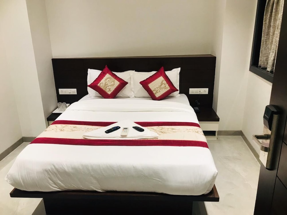 Deluxe Room - Photo 14