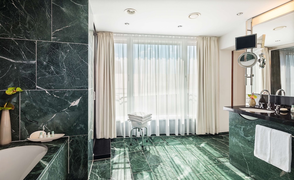 Executive Suite Executive Suite