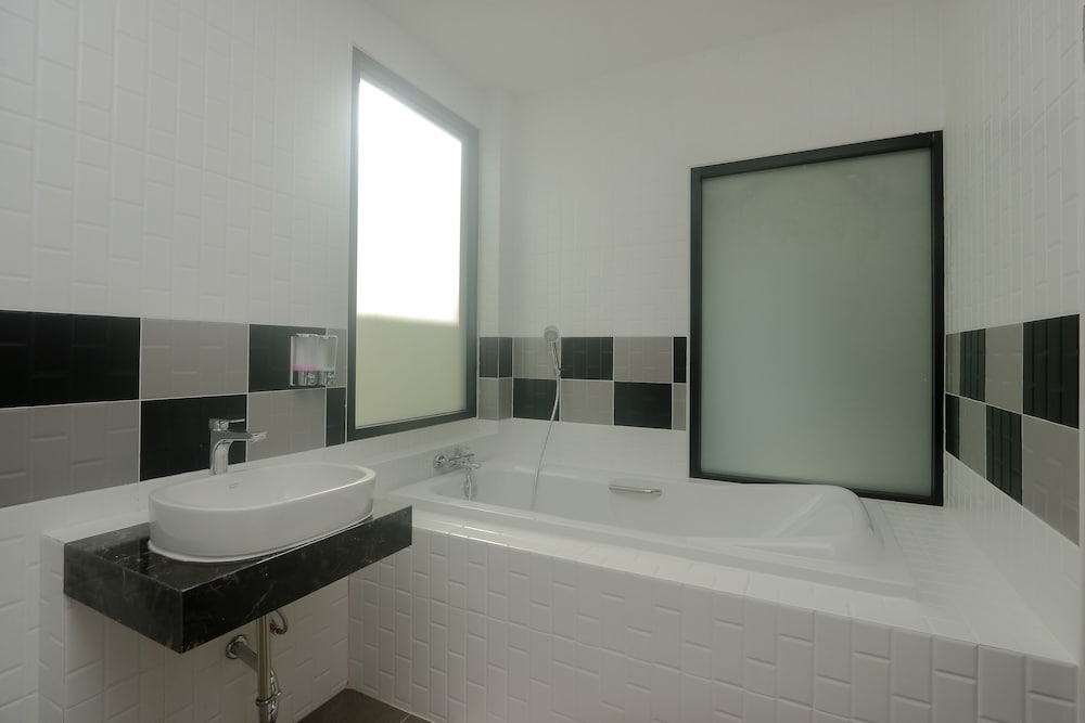 2 Bedrooms Villa Garden View photo 3