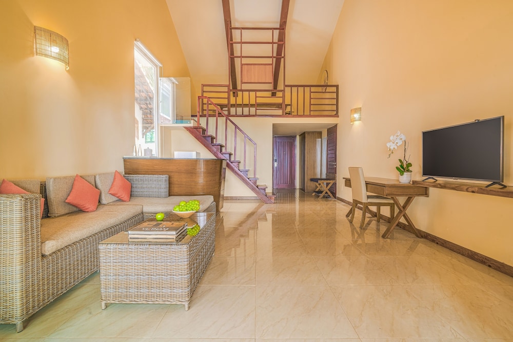 Villa, Beachfront photo 1