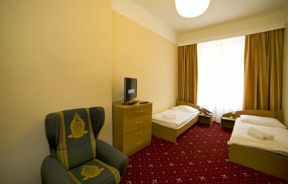 Double or Twin Room - Photo 3