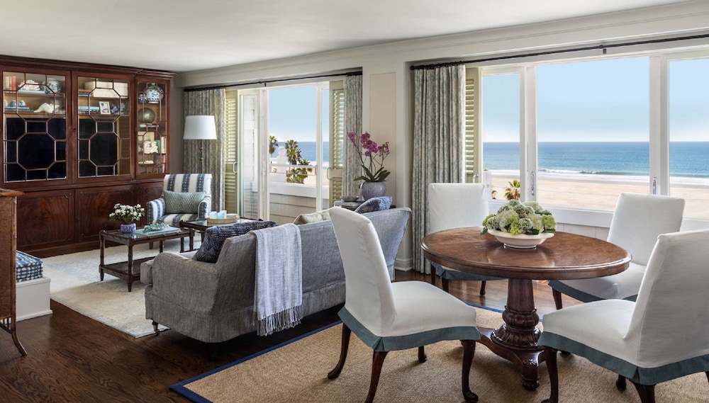 Suite (Pacific View)