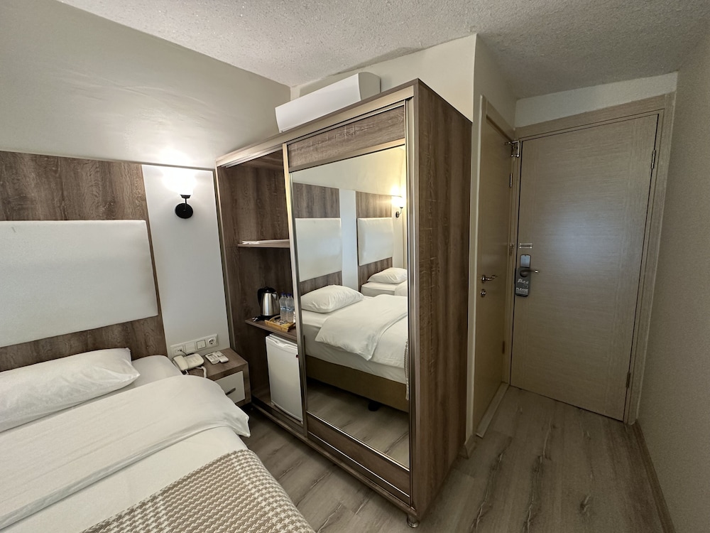Standard Twin Room, 2 Twin Beds, Non Smoking, City View photo 3