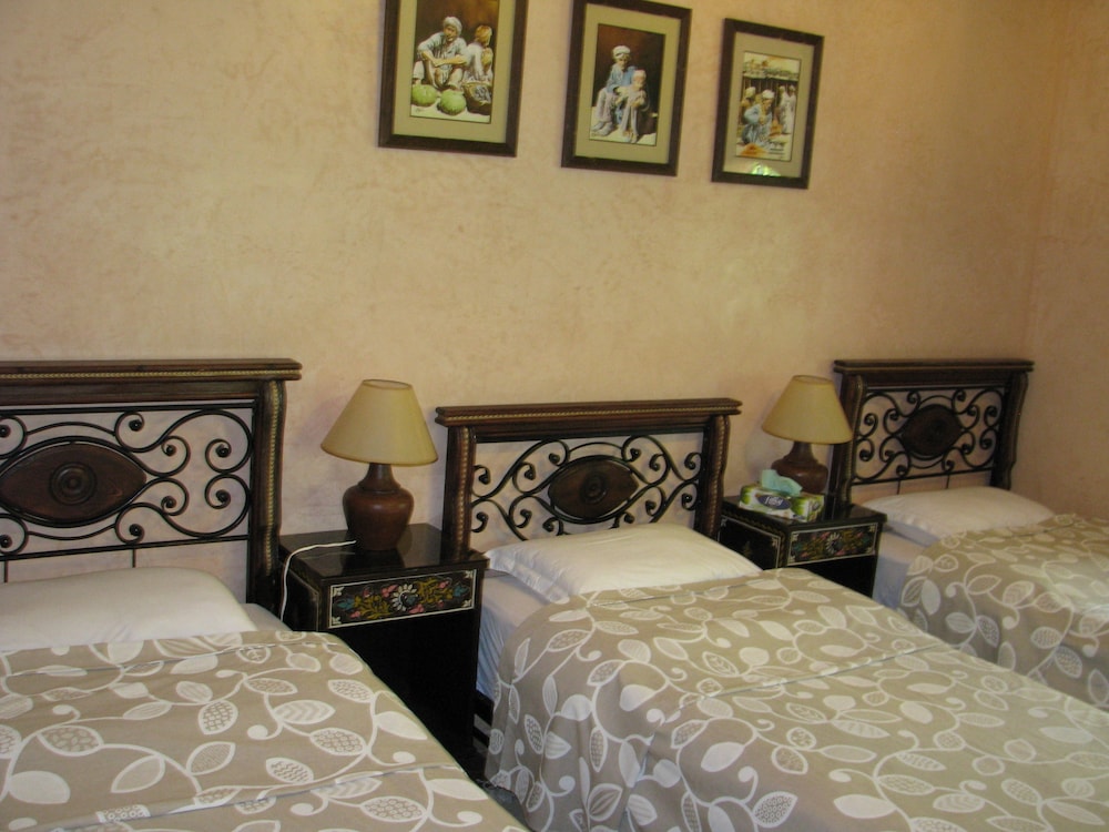 Triple Room, Smoking photo 2
