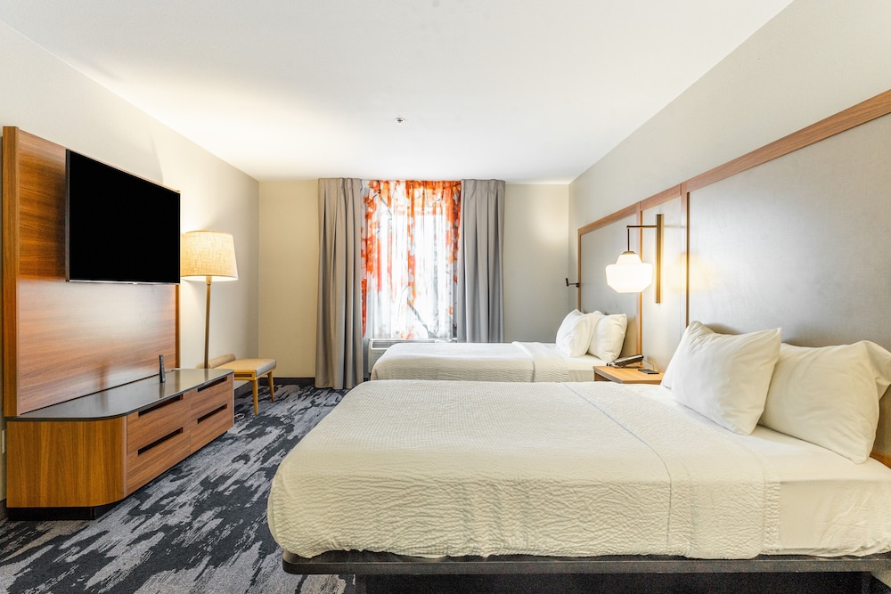 Room, 2 Queen Beds (Hearing Accessible) - Photo 2
