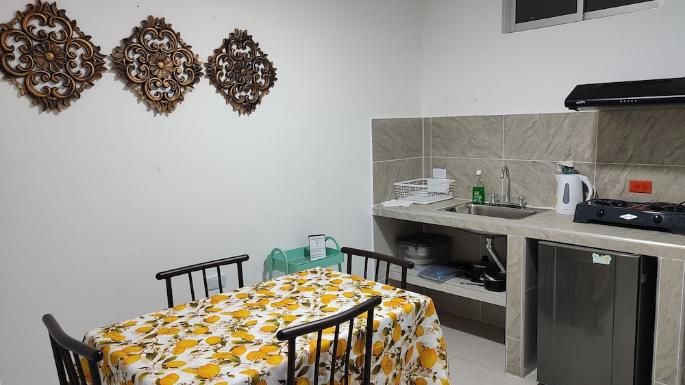 Basic Apartment, 1 Double Bed, Non Smoking photo 2