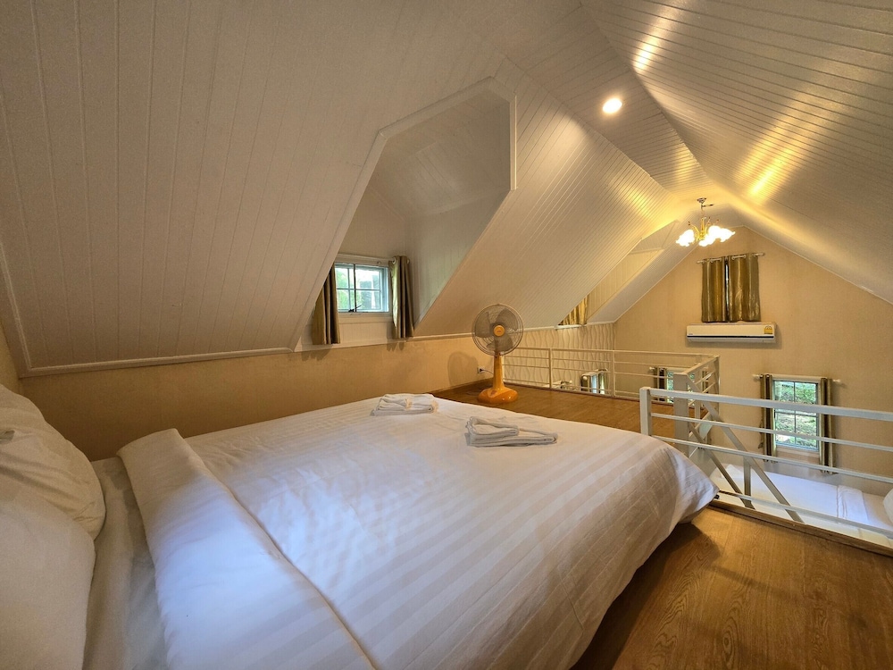 Deluxe Bungalow - Photo 9